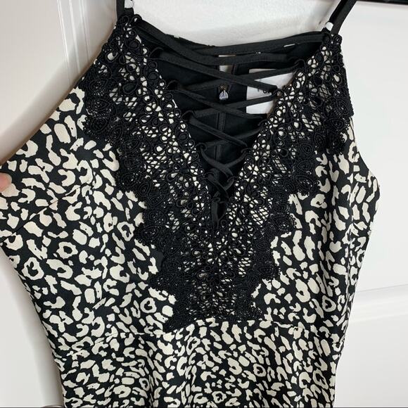 JOA Just One Answer Leopard Print Silky Slip Dress Lace Neckline Size Small - Picture 3 of 7